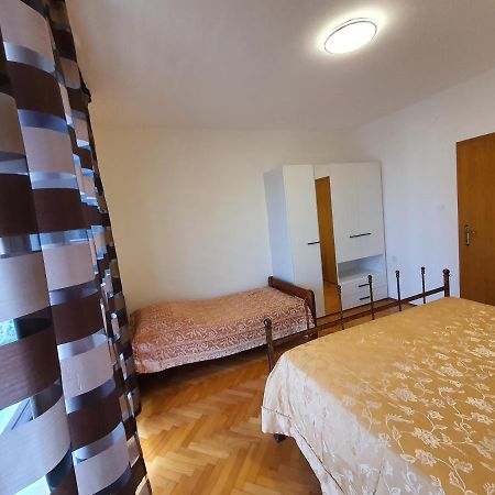 Apartments Luciana & Helena Pula Buitenkant foto