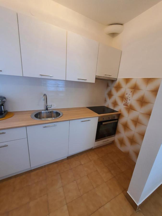 Apartments Luciana & Helena Pula Buitenkant foto