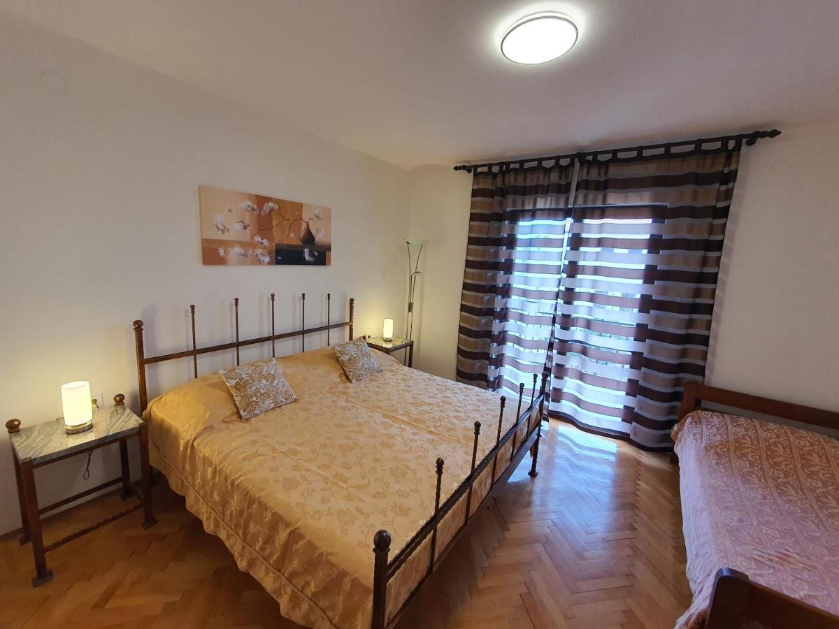 Apartments Luciana & Helena Pula Buitenkant foto
