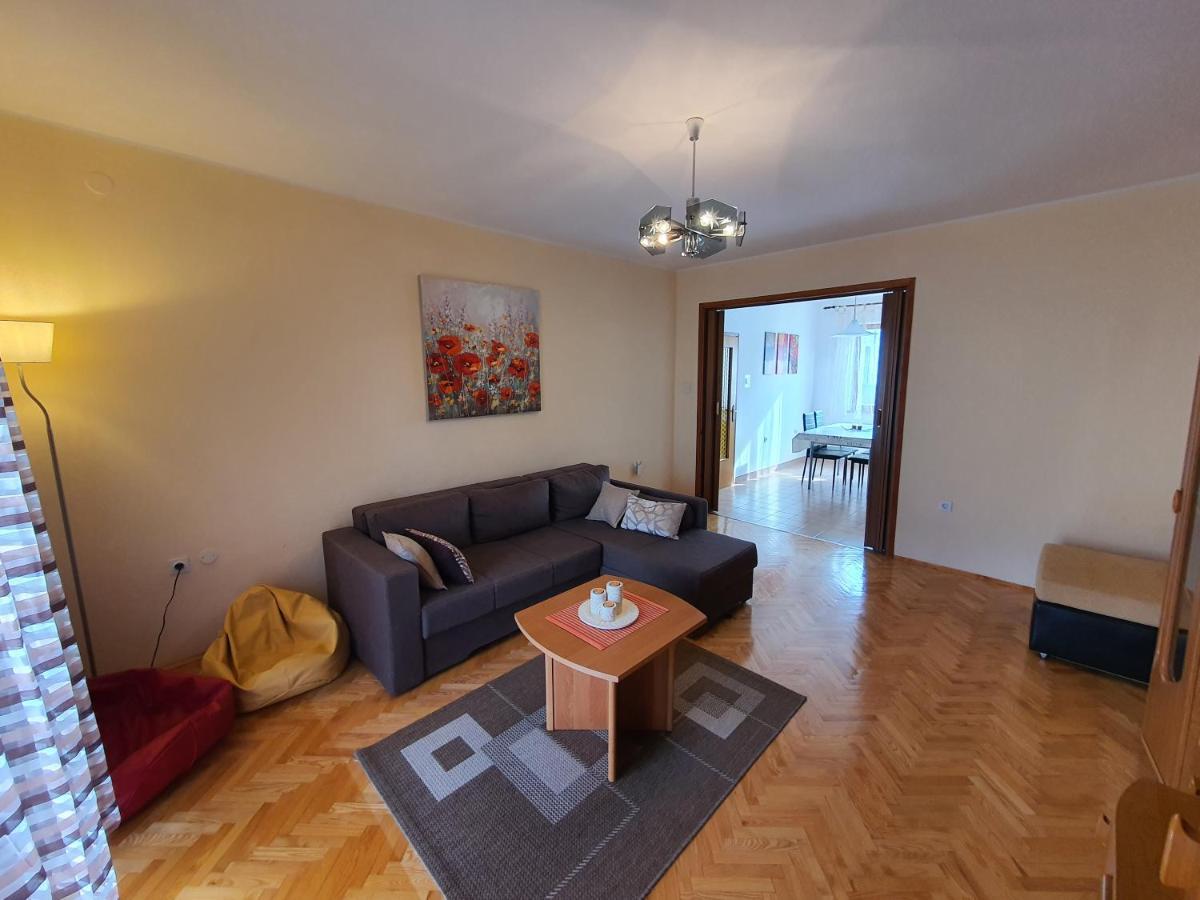 Apartments Luciana & Helena Pula Buitenkant foto